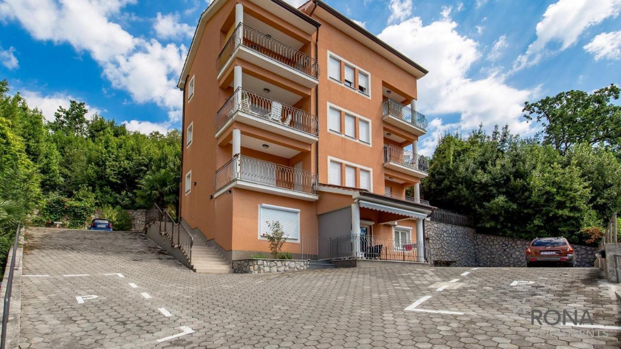 Rona Spacious Apartment With A Panoramic View Ičići Buitenkant foto