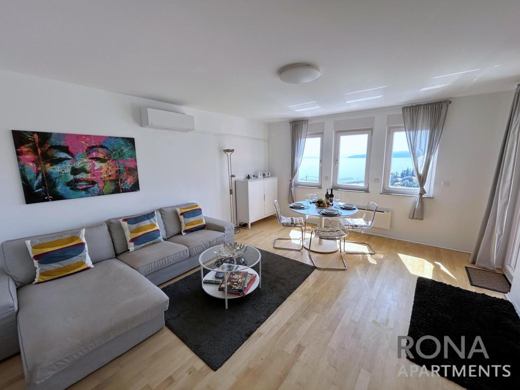 Rona Spacious Apartment With A Panoramic View Ičići Buitenkant foto