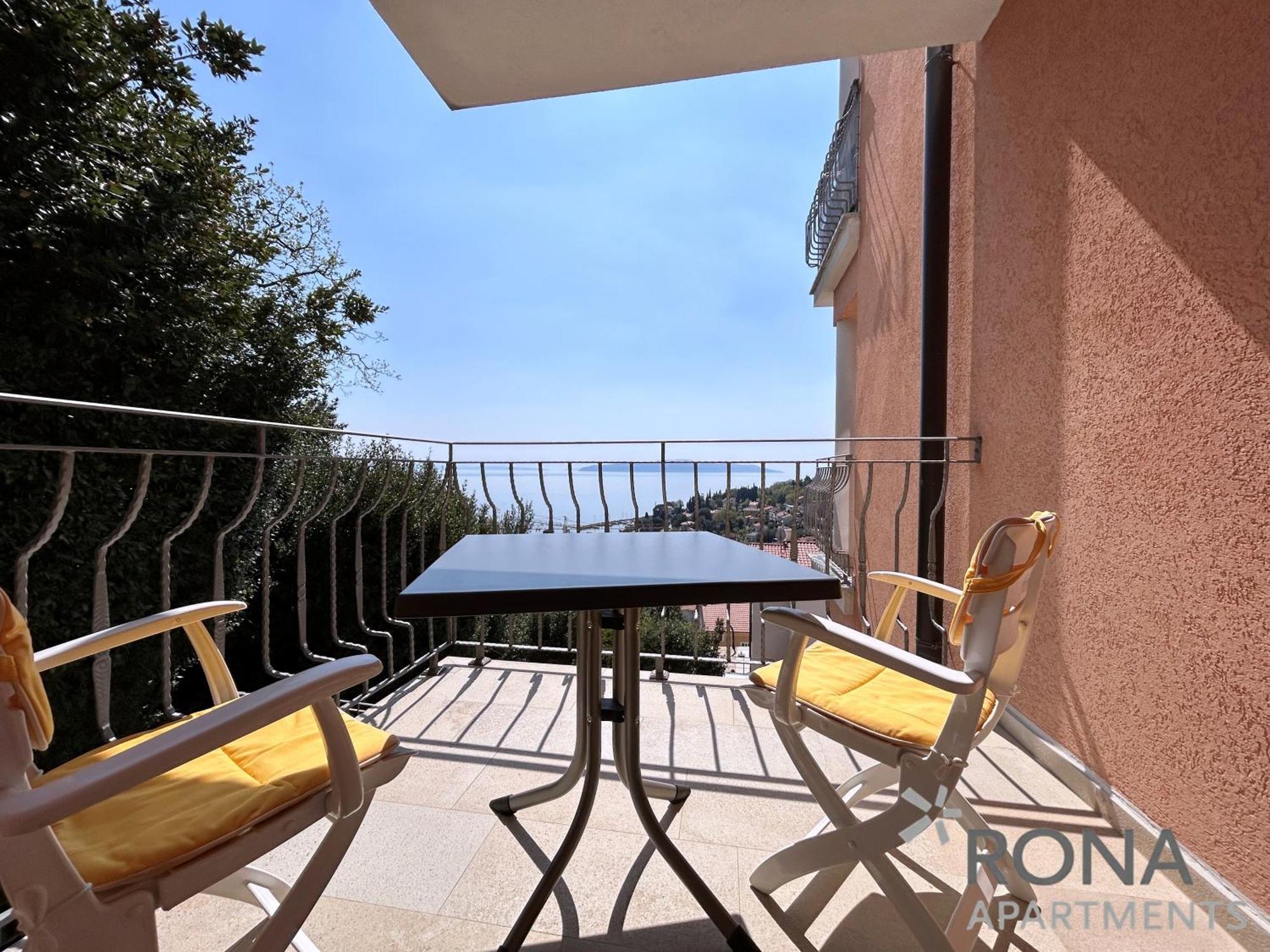 Rona Spacious Apartment With A Panoramic View Ičići Buitenkant foto
