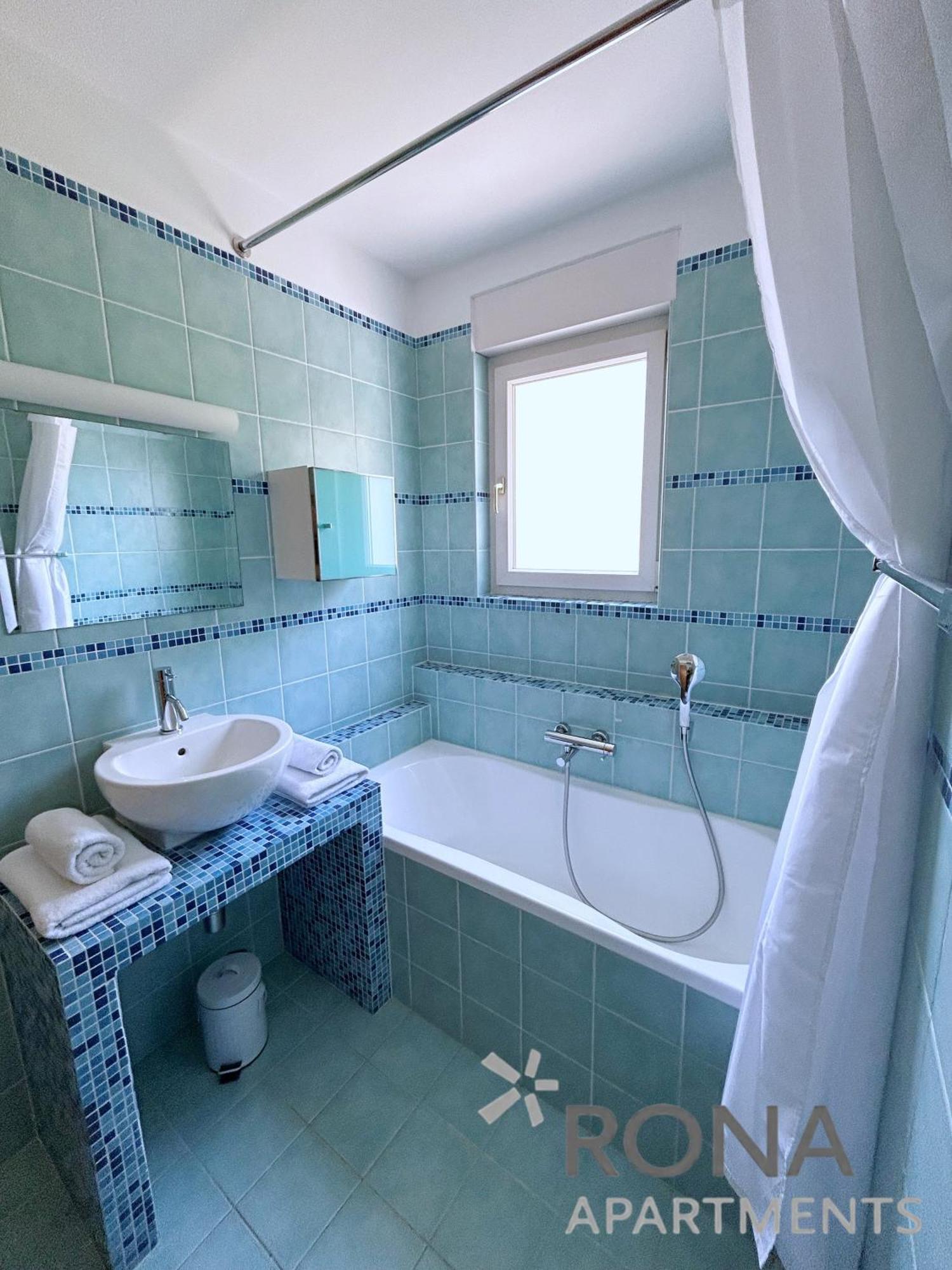 Rona Spacious Apartment With A Panoramic View Ičići Buitenkant foto